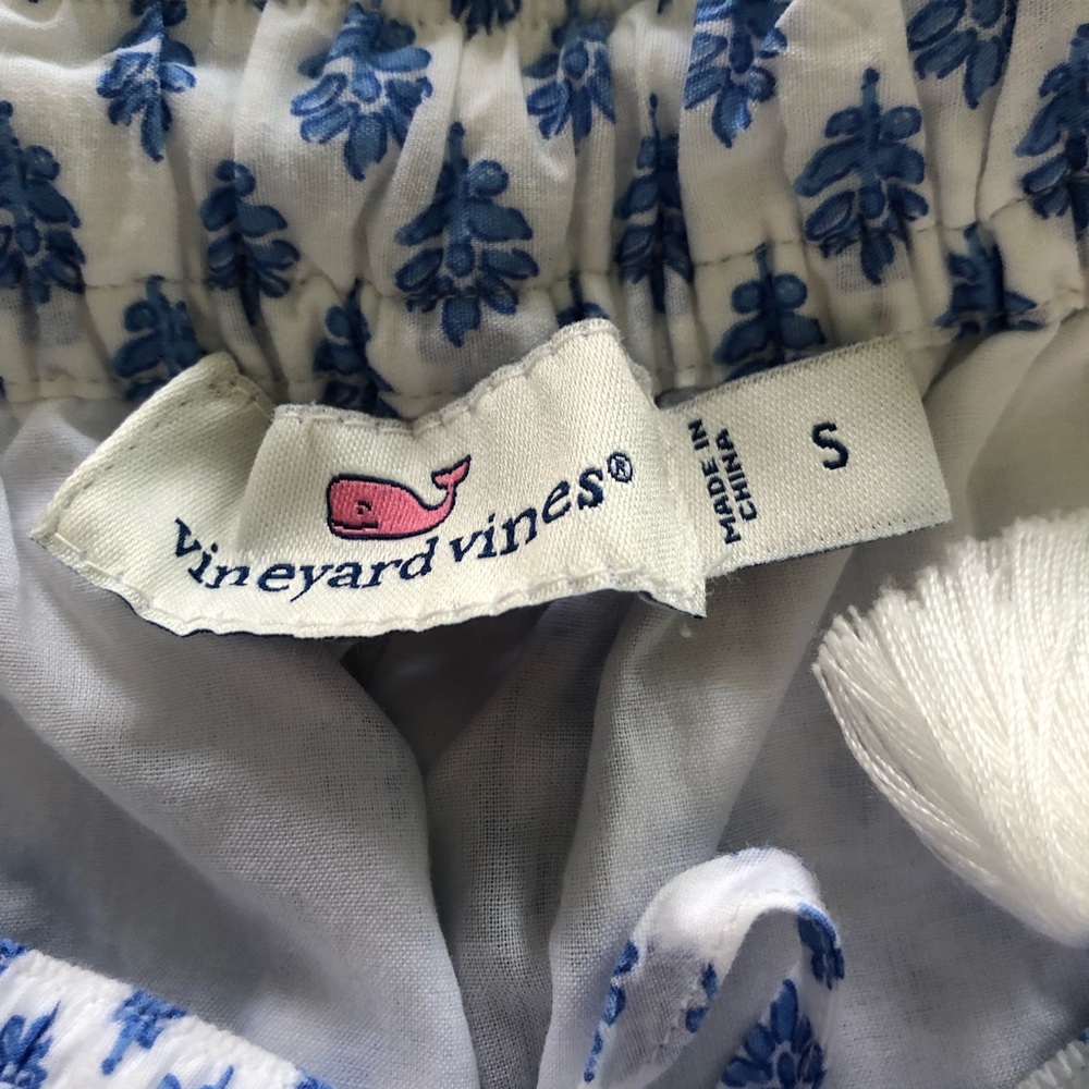 Vineyard Vines pull on short blue/white small - Picture 4 of 6